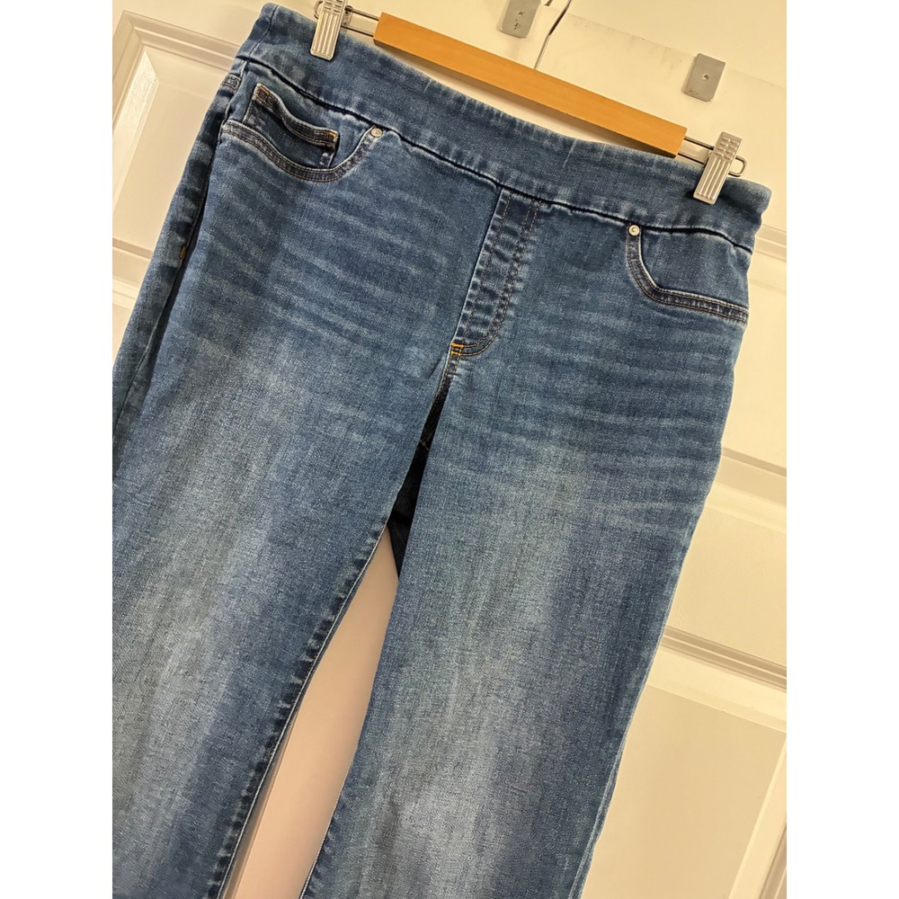 Chicos Slim Boot Jeans Womens 8P 1P Medium Wash Blue Pull On Stretch coquette